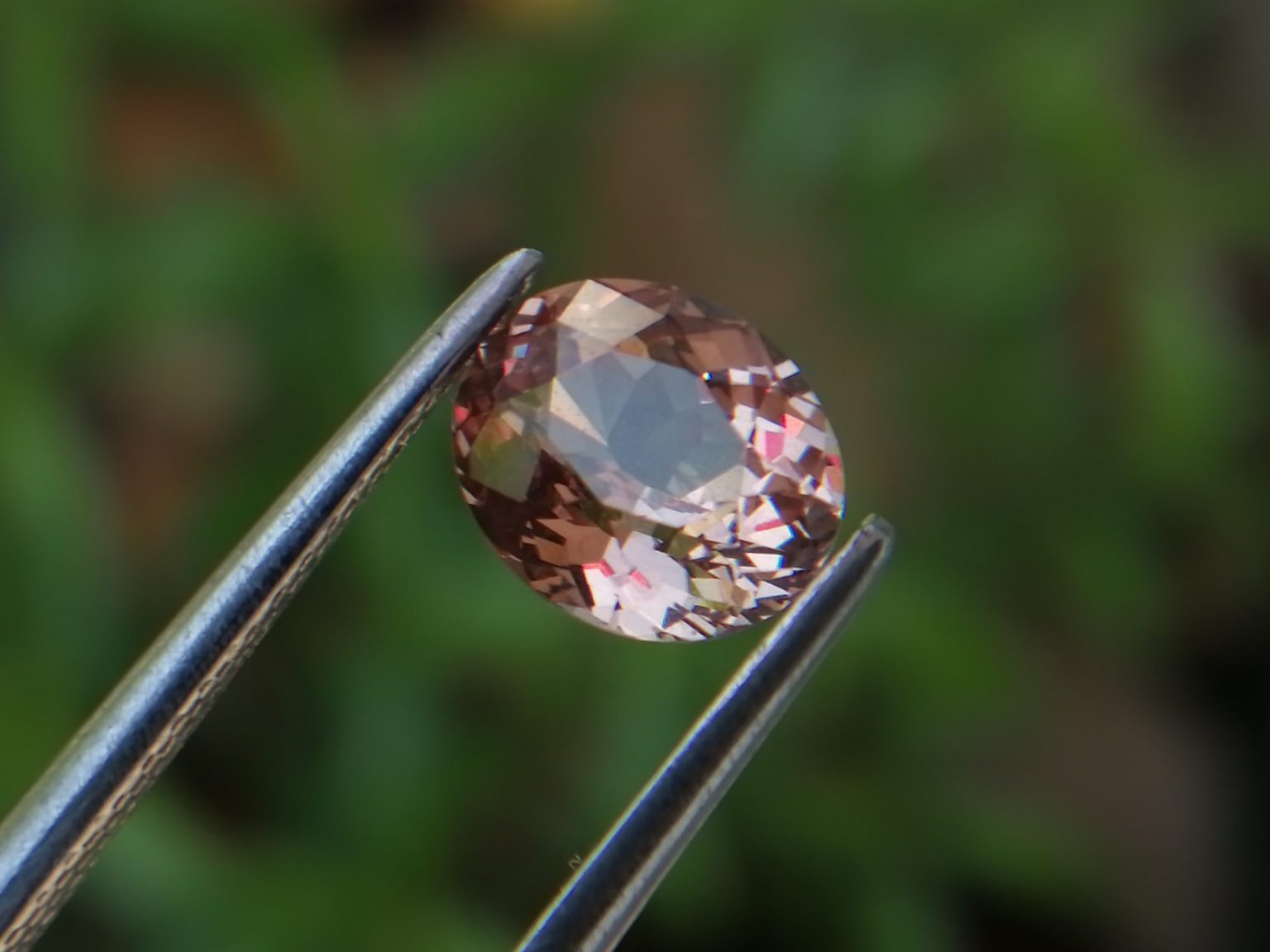 Natural Champagne Sapphire – Peach Sapphire