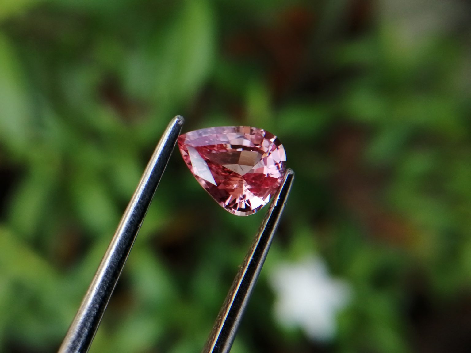 Best Quality Padparadscha Sapphire Sri Lanka