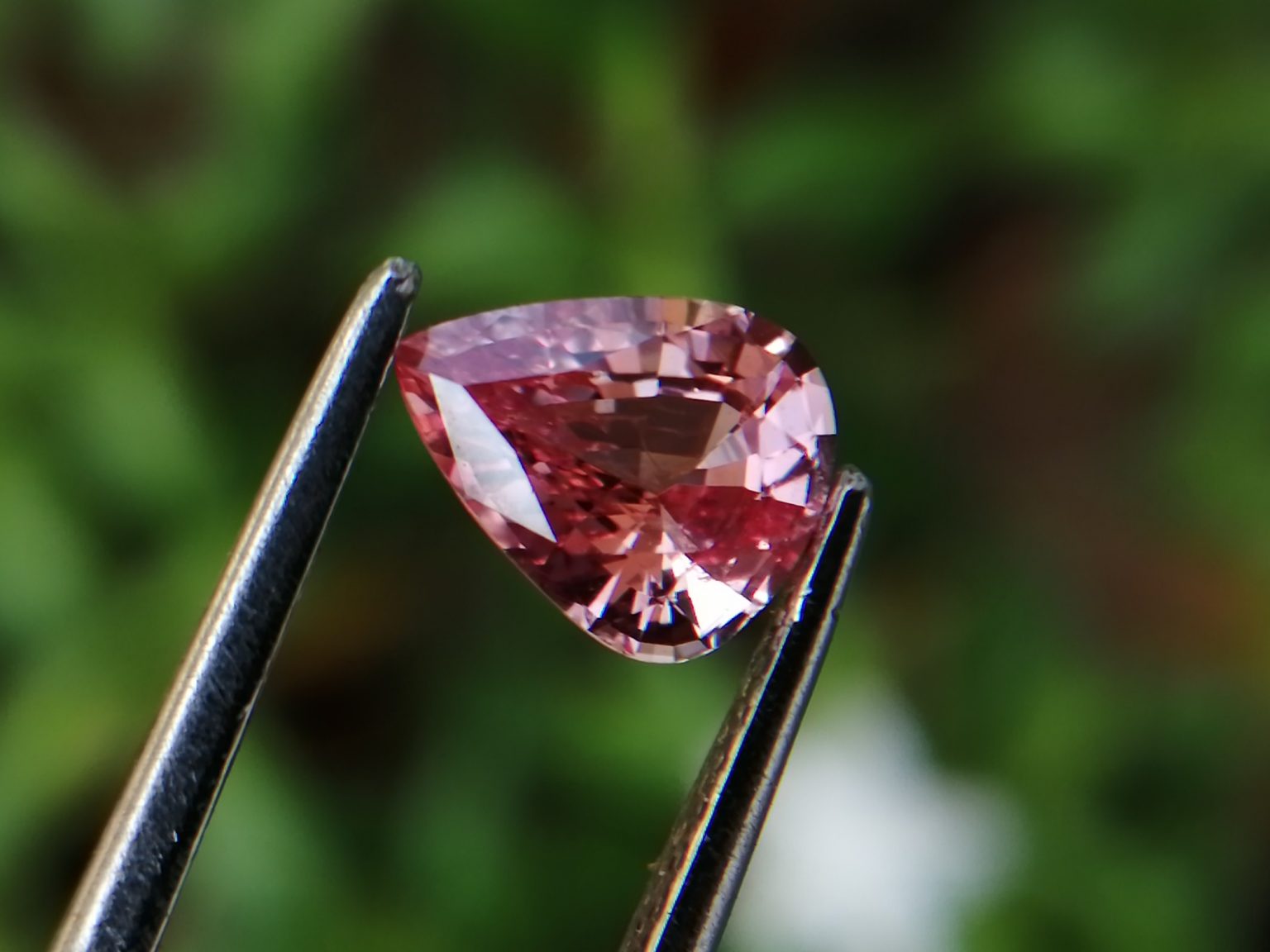 Best Quality Padparadscha Sapphire Sri Lanka