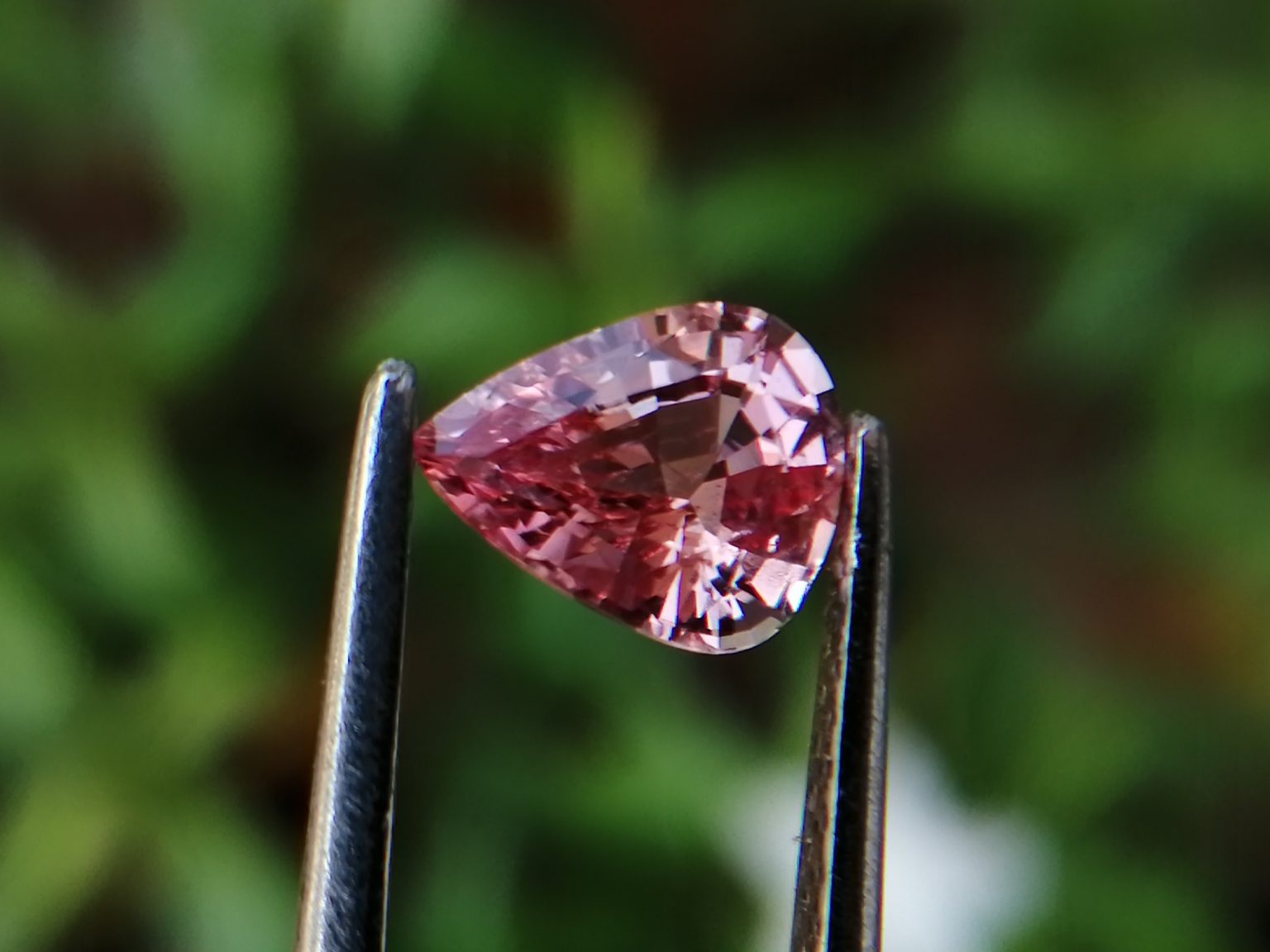 Best Quality Padparadscha Sapphire Sri Lanka