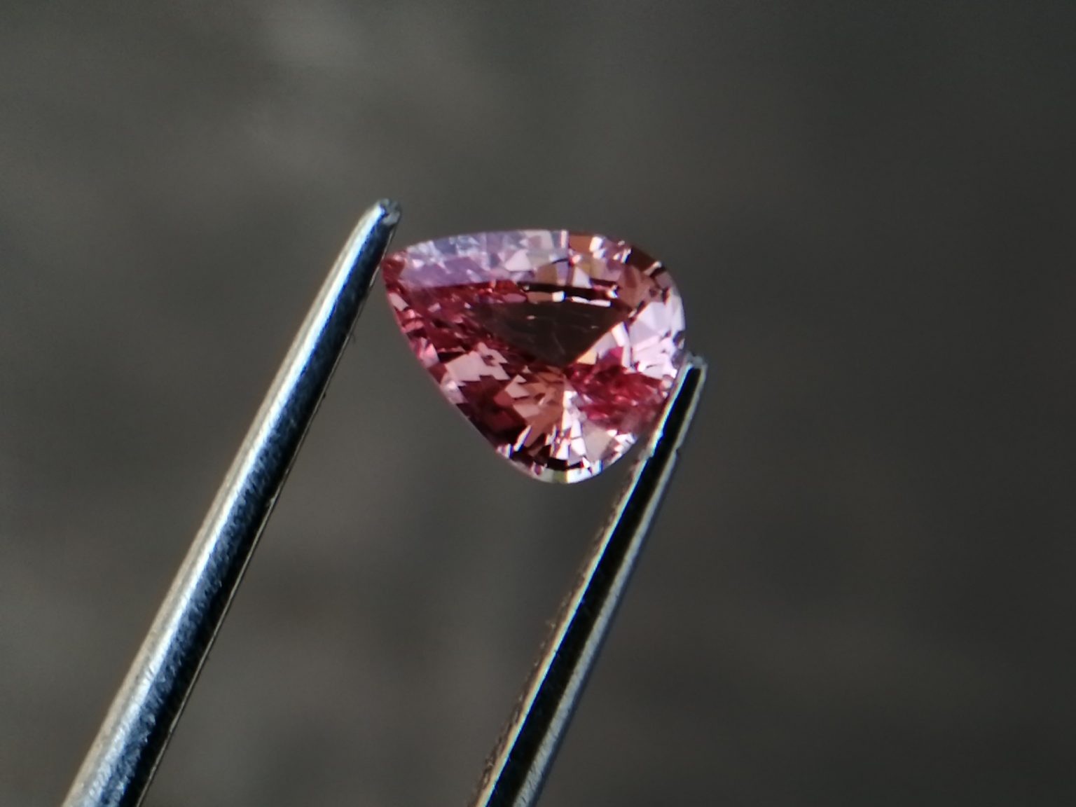 Best Quality Padparadscha Sapphire Sri Lanka