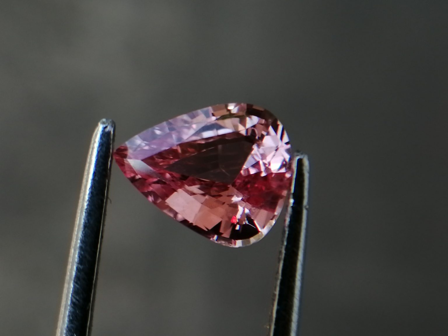 Best Quality Padparadscha Sapphire Sri Lanka
