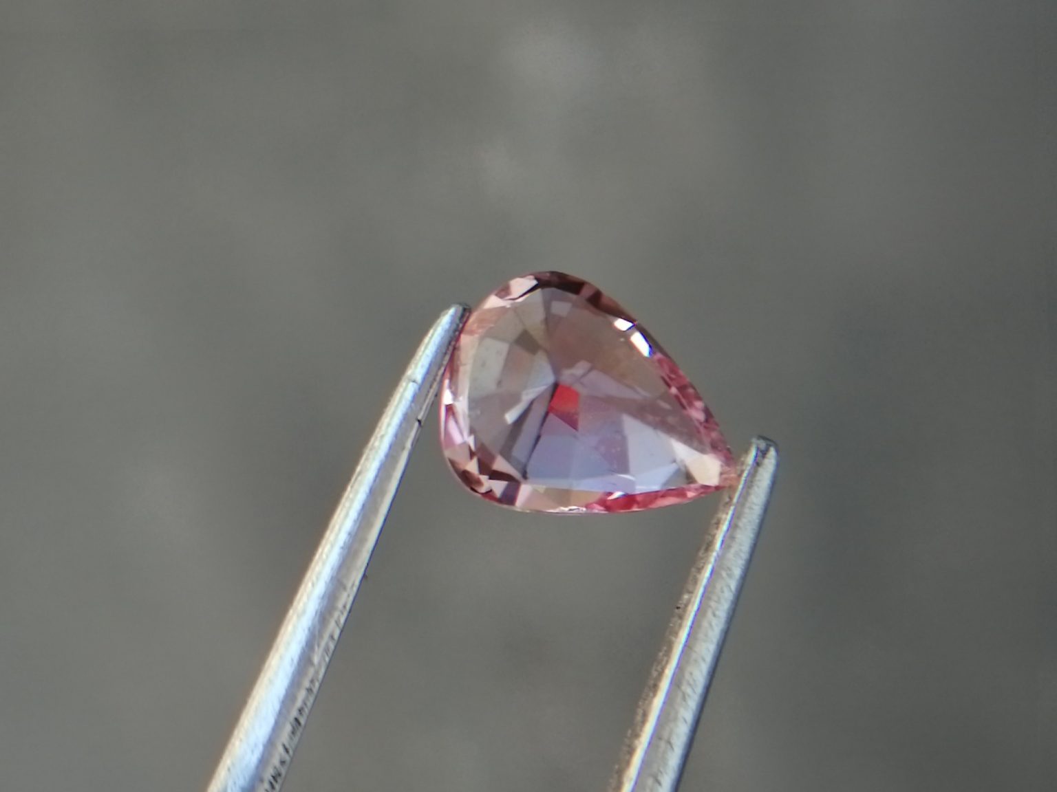 Best Quality Padparadscha Sapphire Sri Lanka