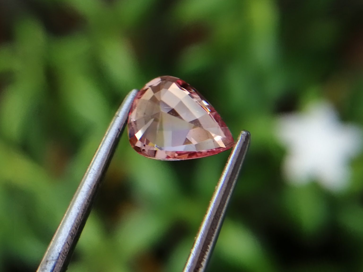 Best Quality Padparadscha Sapphire Sri Lanka