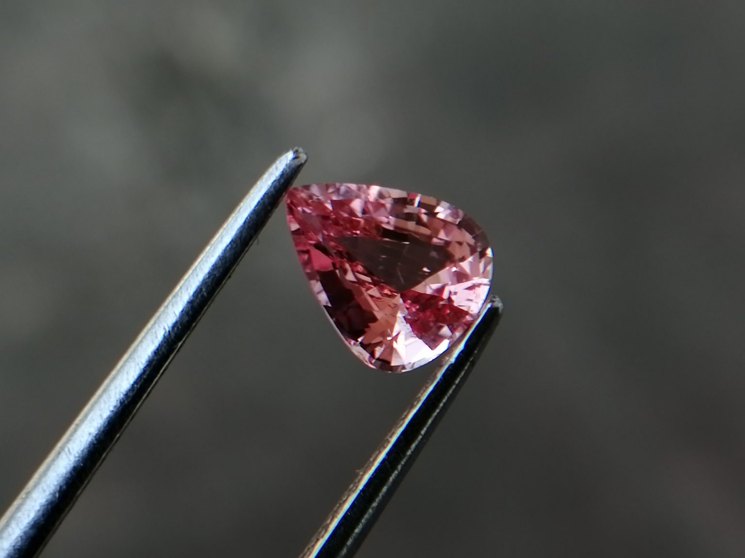 Best Quality Padparadscha Sapphire Sri Lanka