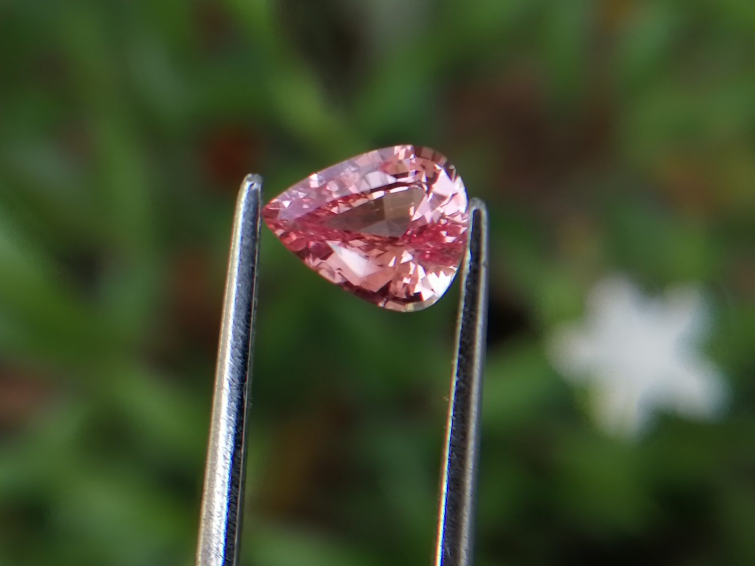 Best Quality Padparadscha Sapphire Sri Lanka