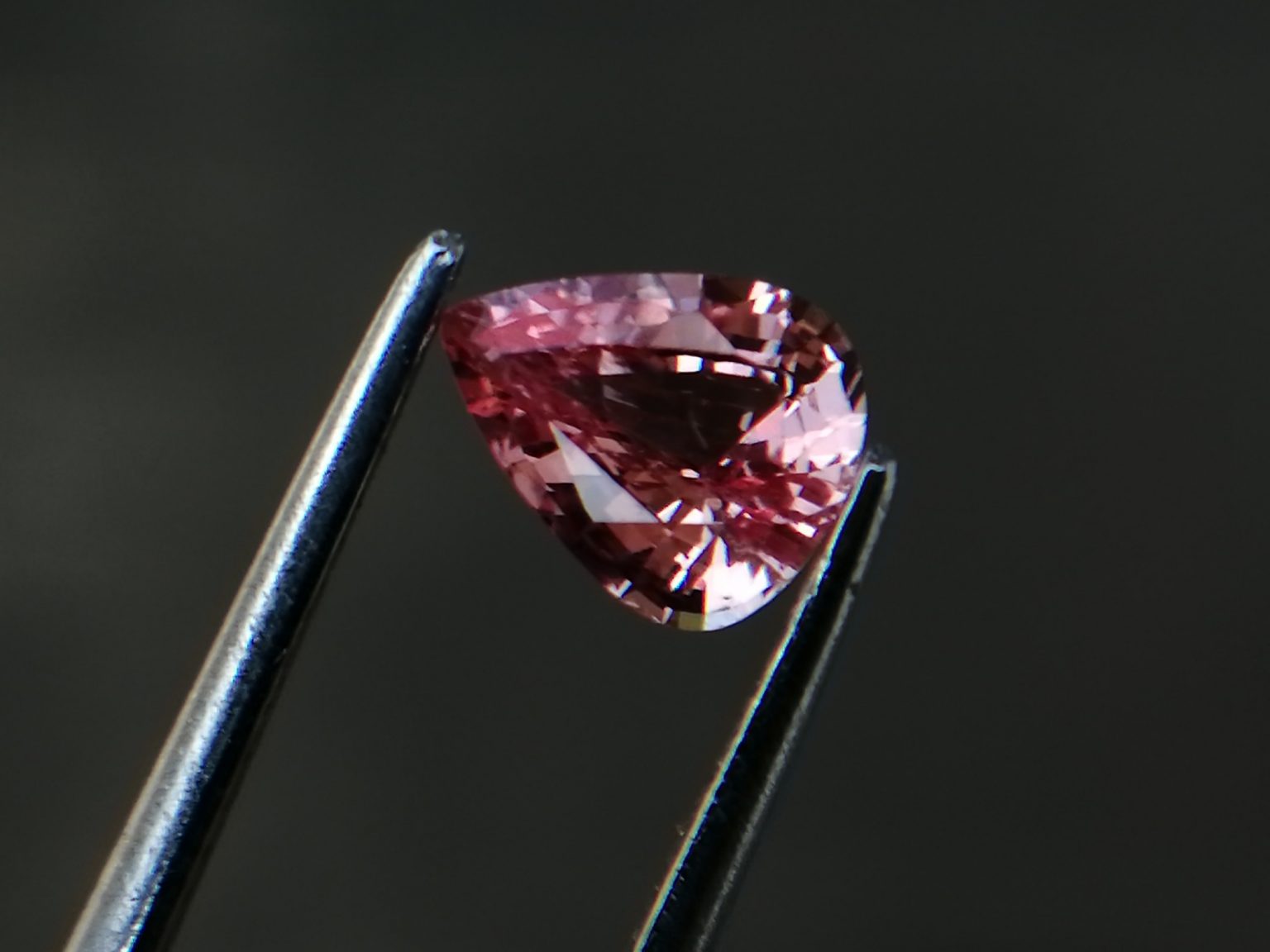 Best Quality Padparadscha Sapphire Sri Lanka