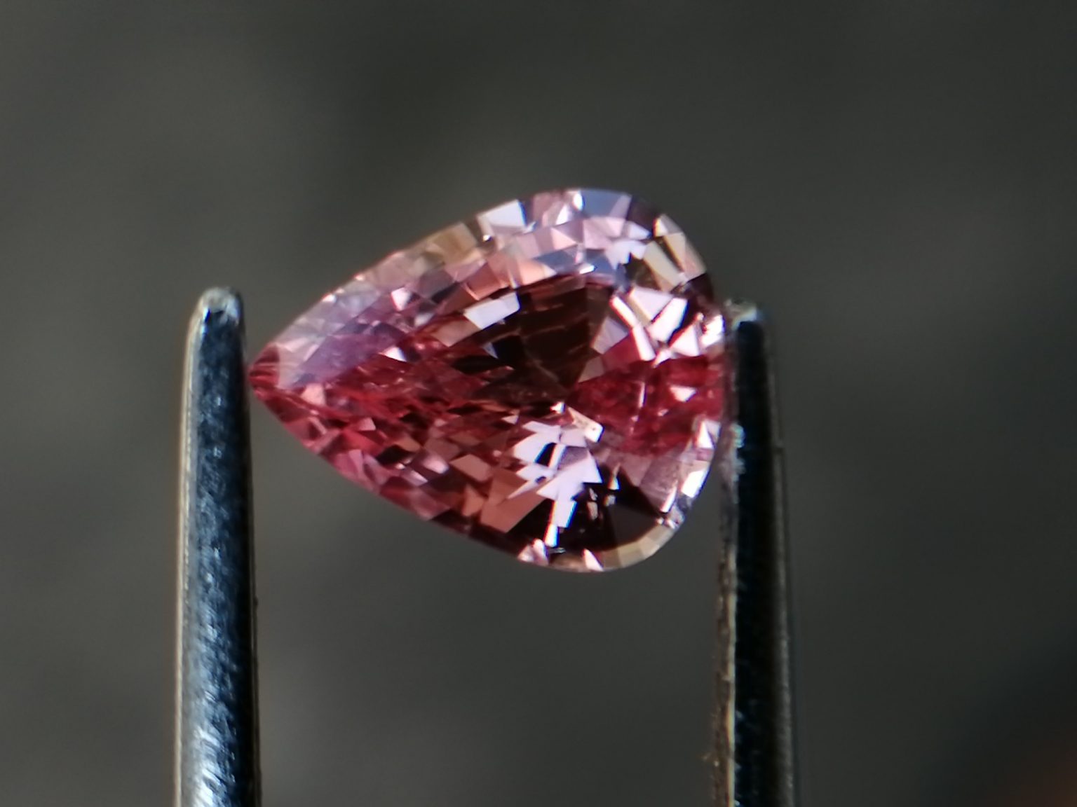 Best Quality Padparadscha Sapphire Sri Lanka