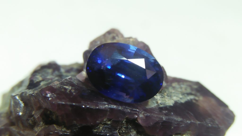 Royal Vivid Blue Sapphire Sri Lanka