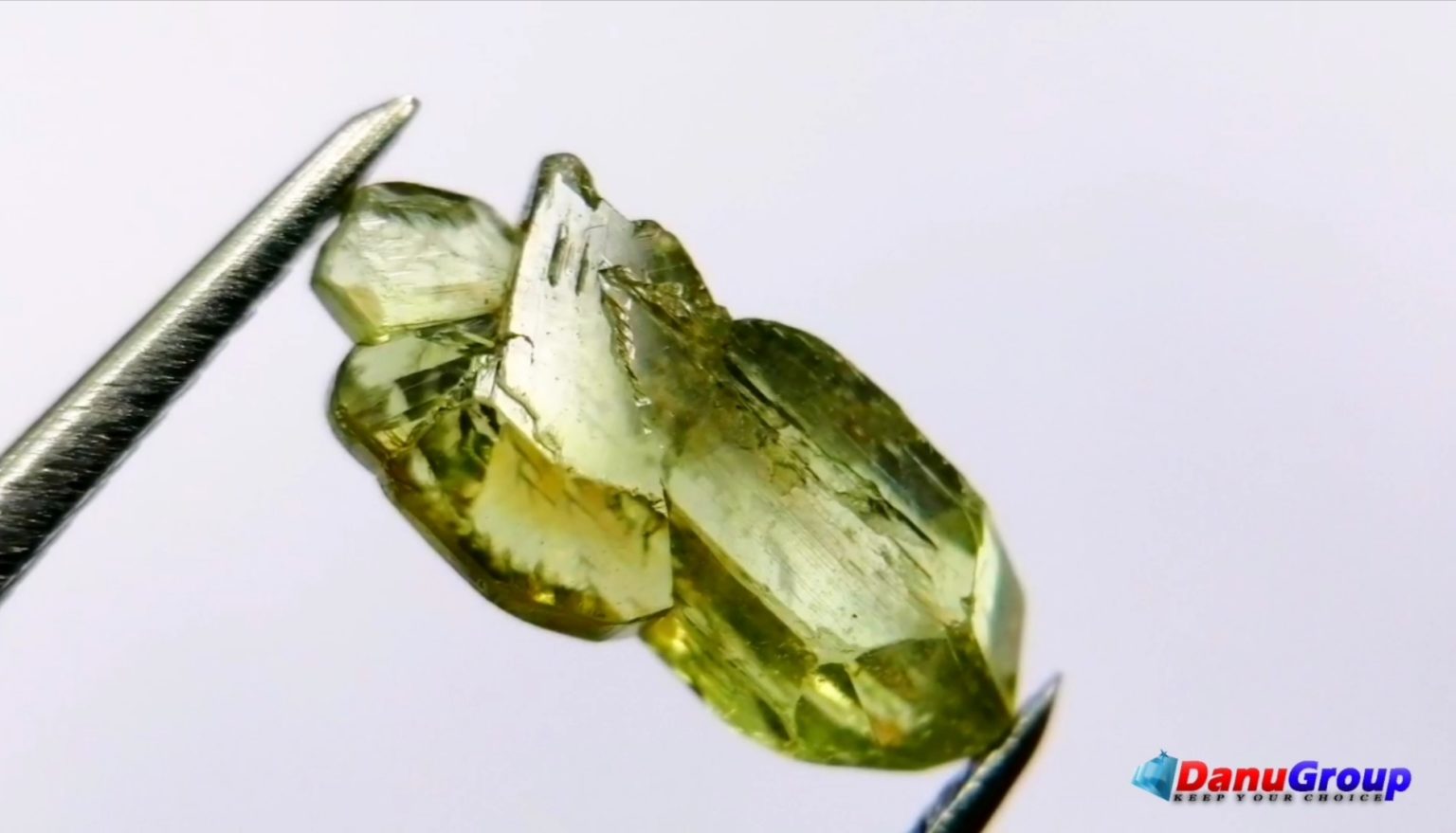 3_Rare natural chrysoberyl crystal danu group rare collection