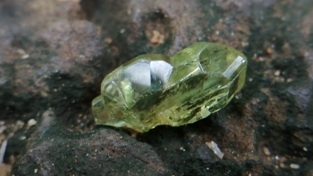 6_rare chrysoberyl crystal danu group mining