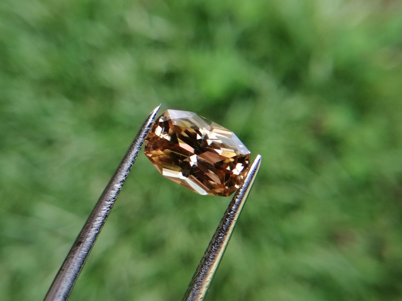 10_Natural Yellow Zircon Danu Group gemstones