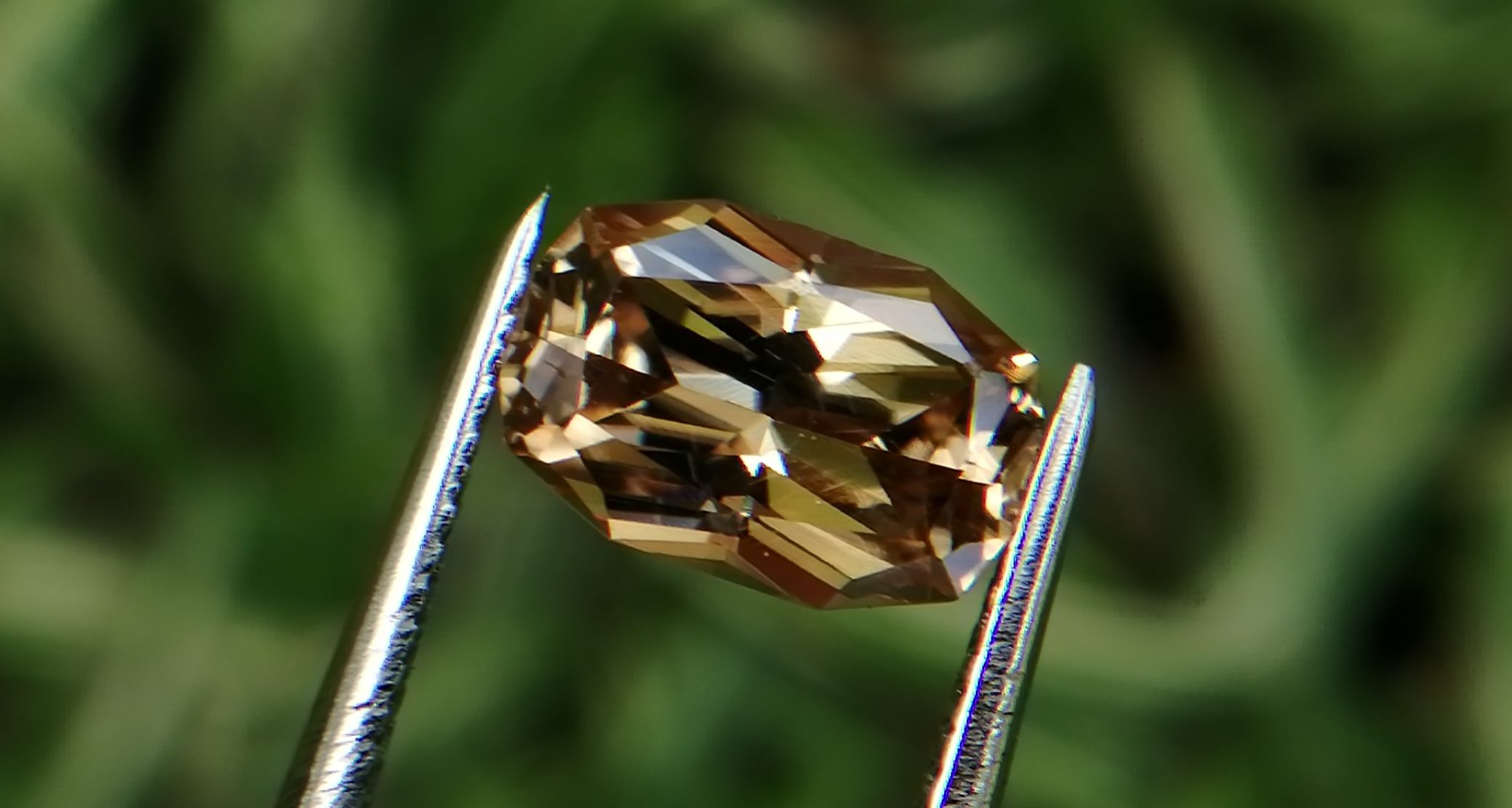17_Natural Yellow Zircon Danu Group gemstones