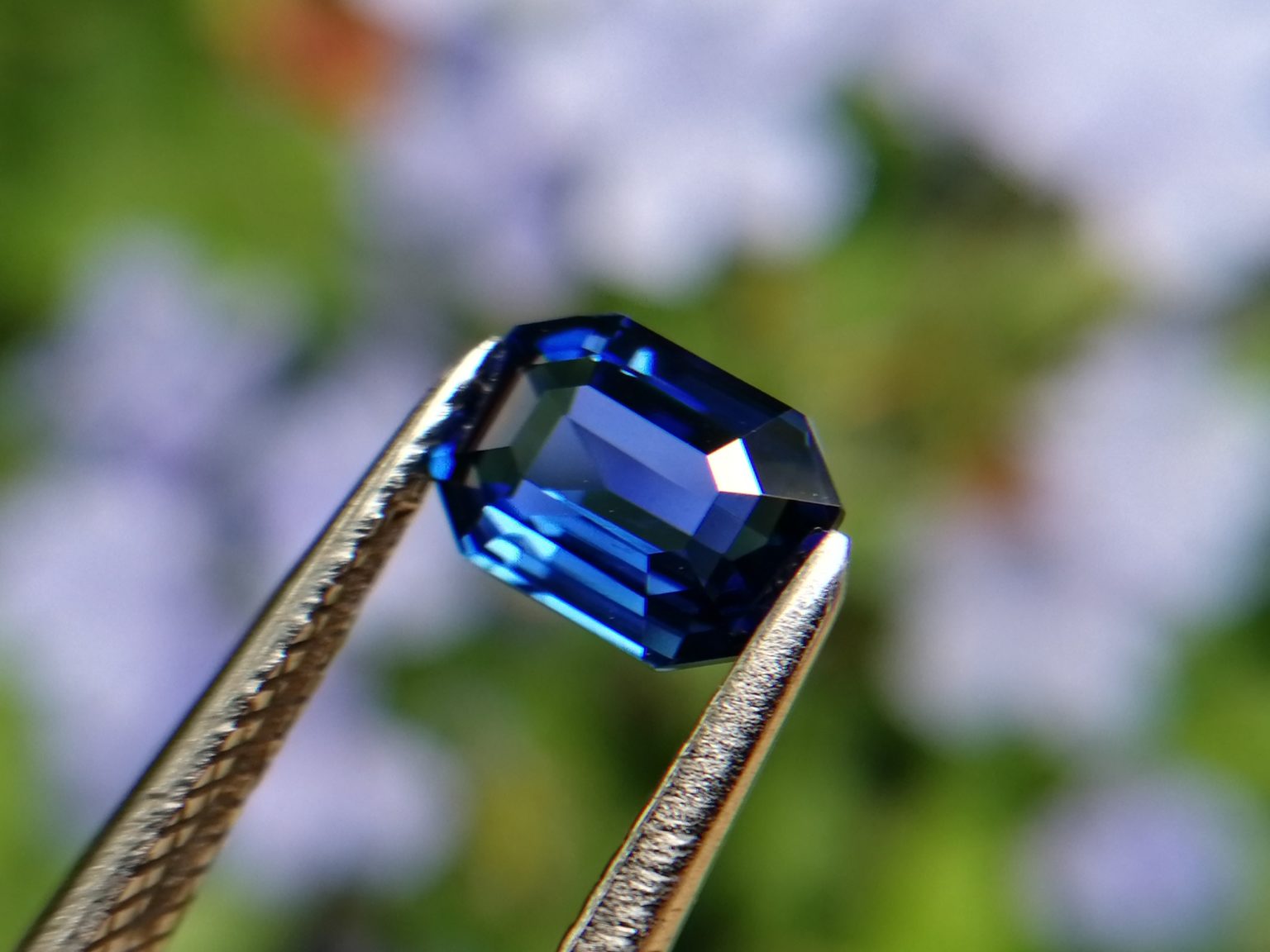 Ceylon Natural Vivid Blue "Royal Blue" Sapphire Danu Group gemstones