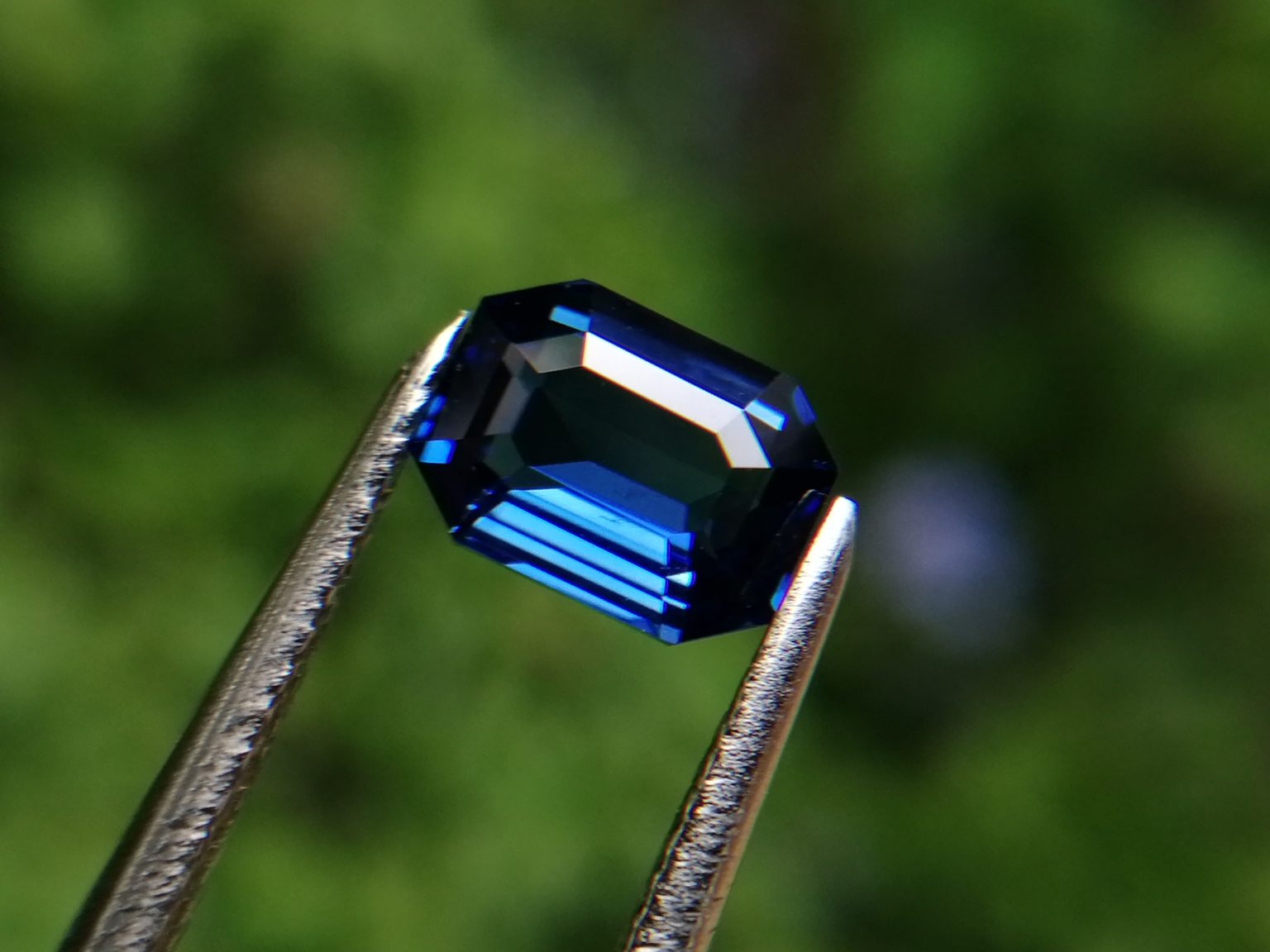 Ceylon Natural Vivid Blue "Royal Blue" Sapphire Danu Group gemstones