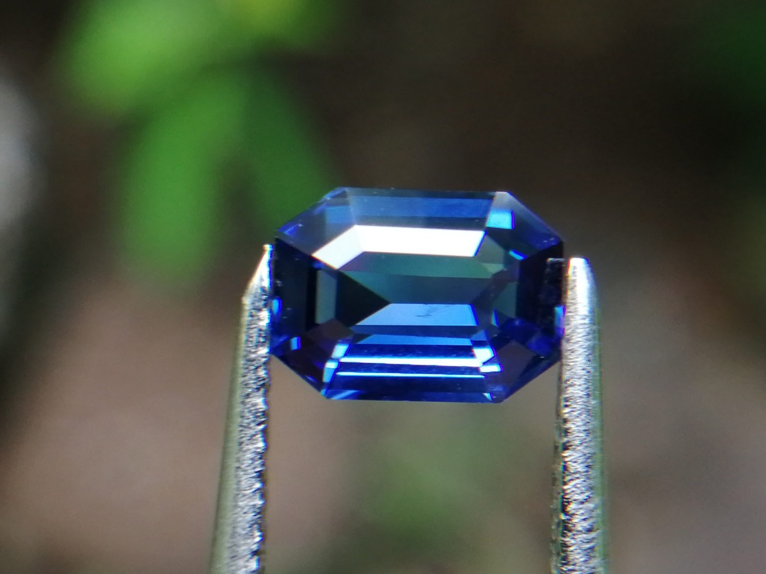 Ceylon Natural Vivid Blue "Royal Blue" Sapphire Danu Group gemstones