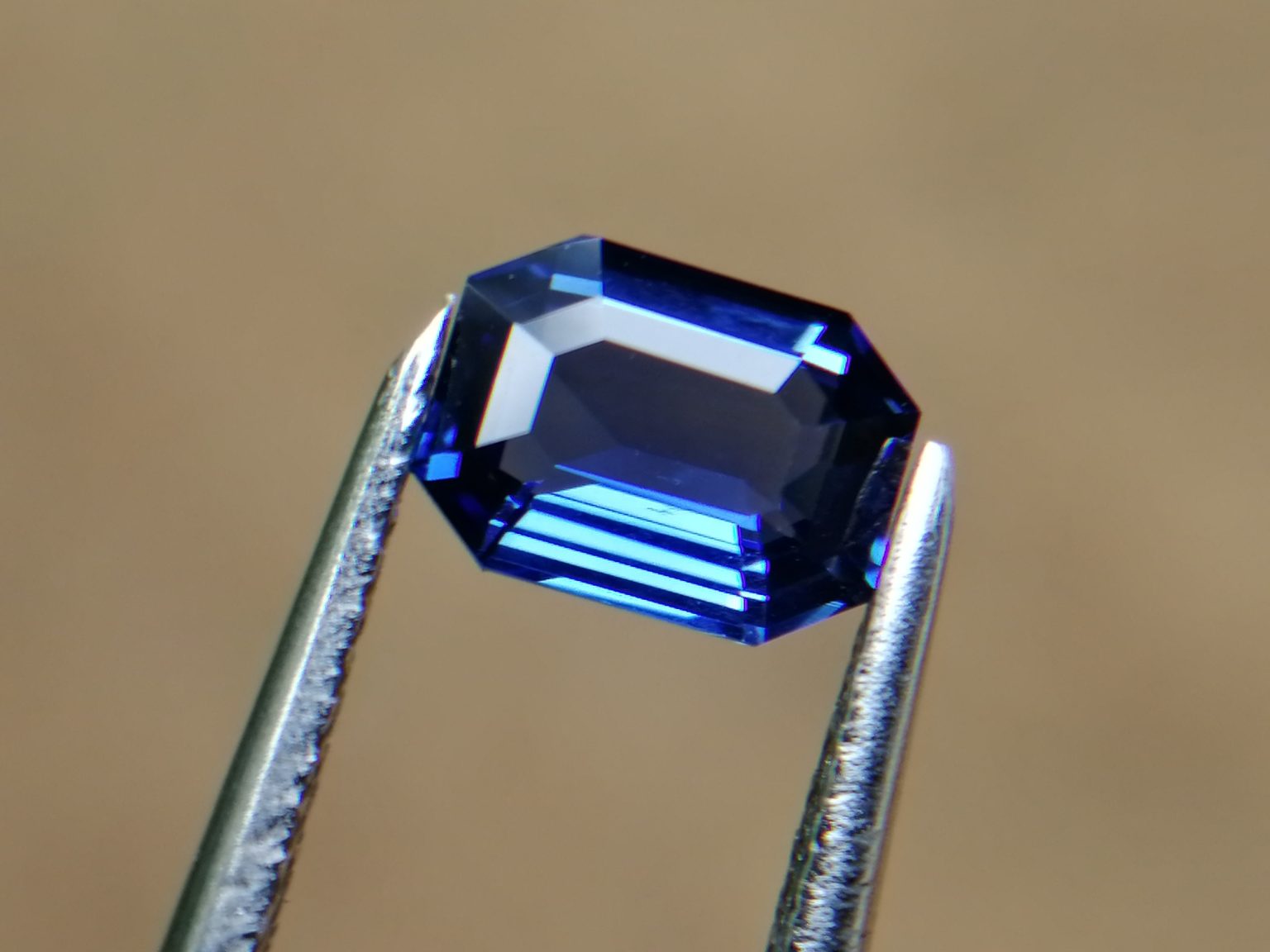 Ceylon Natural Vivid Blue "Royal Blue" Sapphire Danu Group gemstones