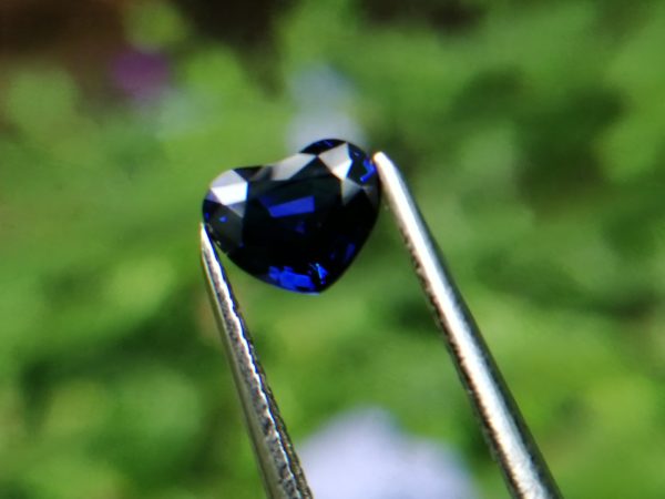 5_Ceylon Natural Royal Blue Sapphire Heart Danu Group Gemstones