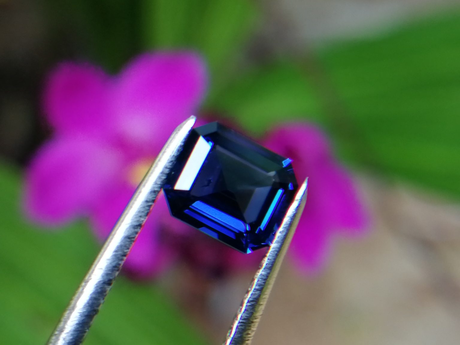 High Quality Ceylon Natural Vivid Blue "Royal Blue" Sapphire Danu Group Gemstones