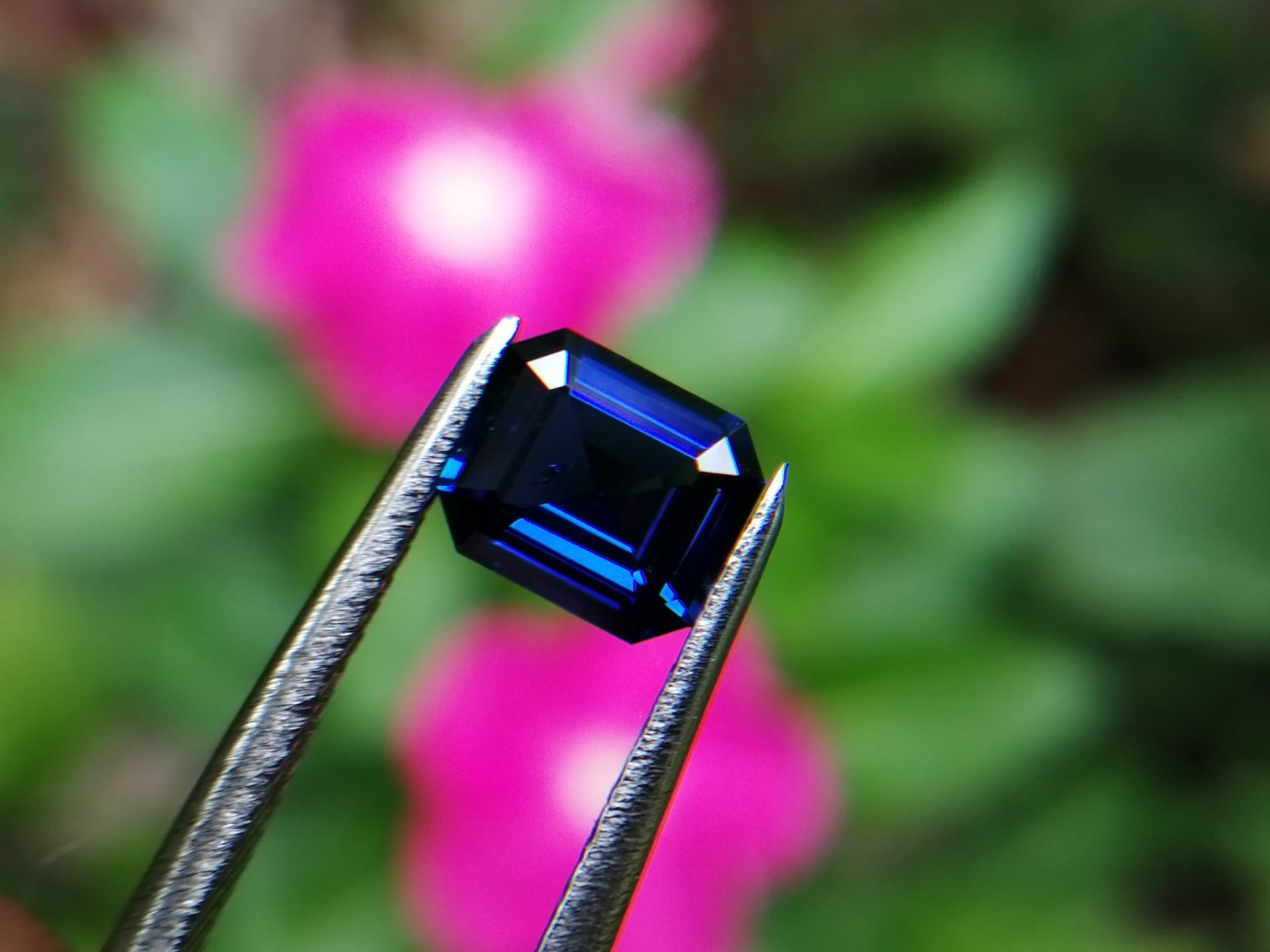 High Quality Ceylon Natural Vivid Blue "Royal Blue" Sapphire Danu Group Gemstones