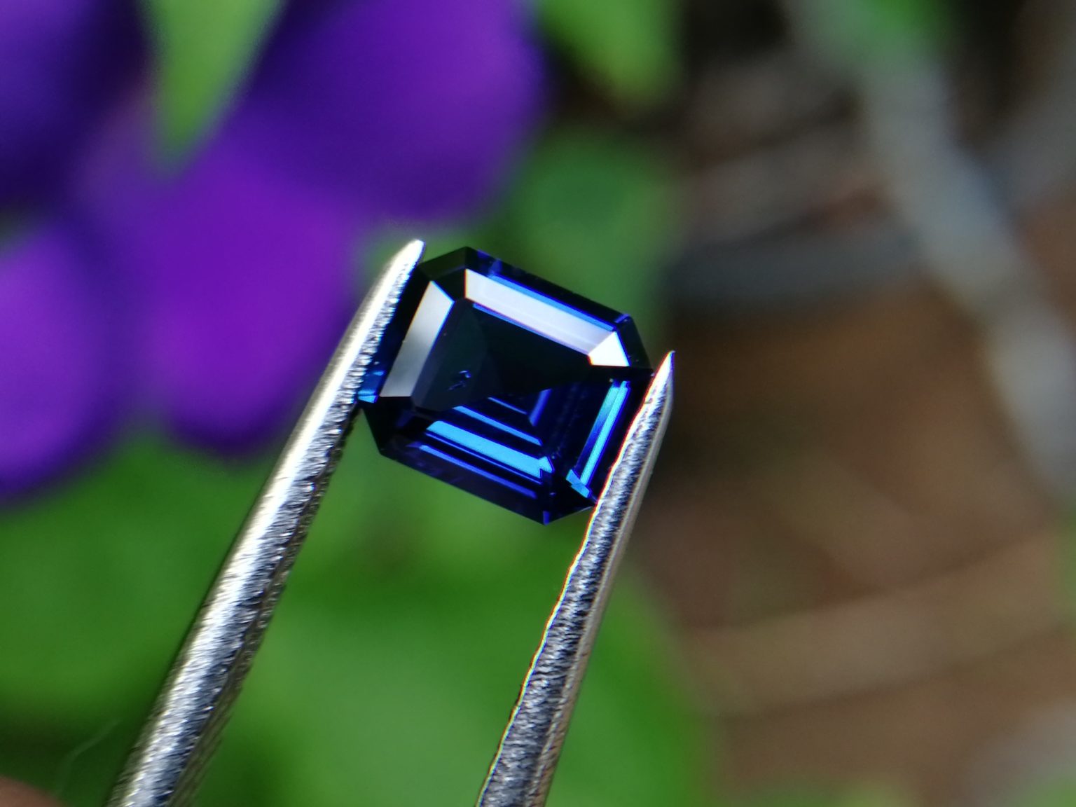 High Quality Ceylon Natural Vivid Blue "Royal Blue" Sapphire Danu Group Gemstones