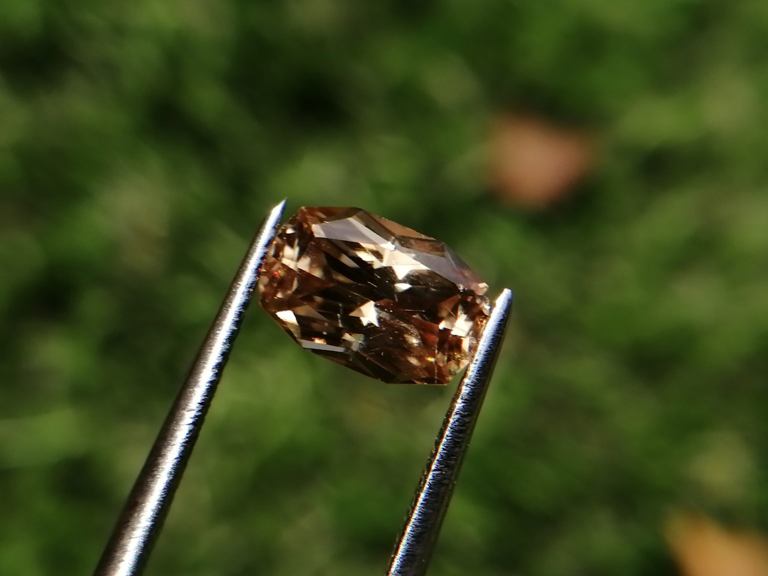 6_Natural Yellow Zircon Danu Group gemstones