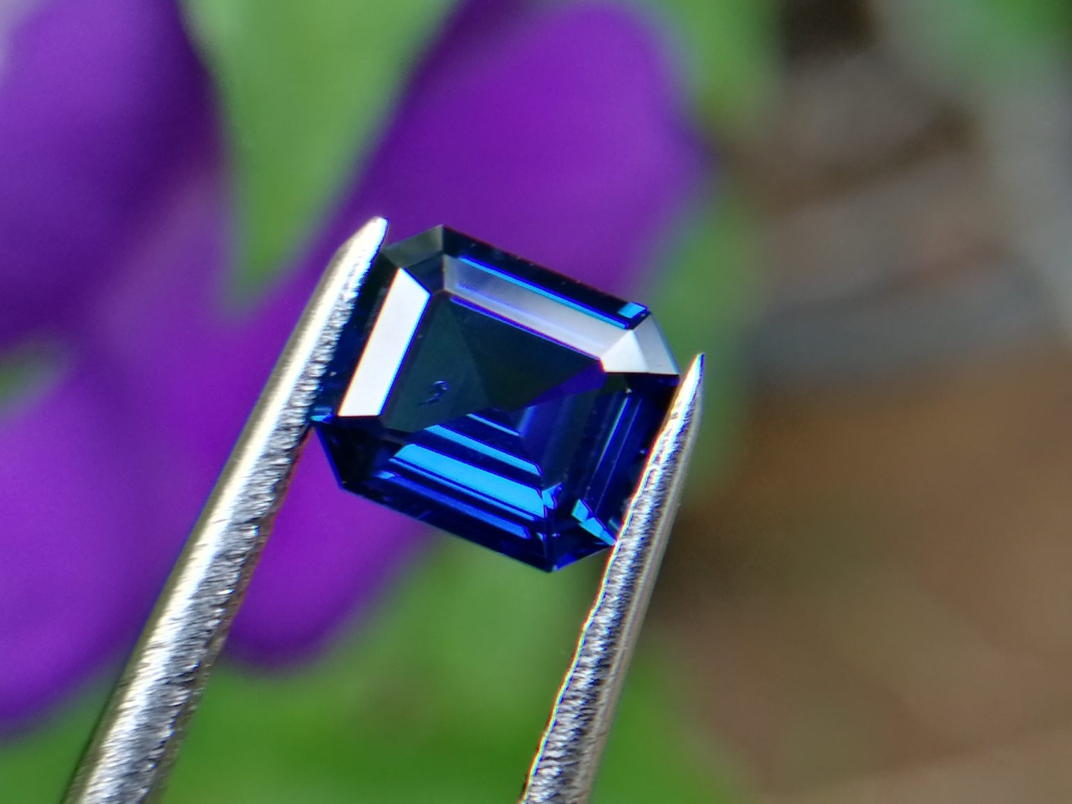 High Quality Ceylon Natural Vivid Blue "Royal Blue" Sapphire Danu Group Gemstones