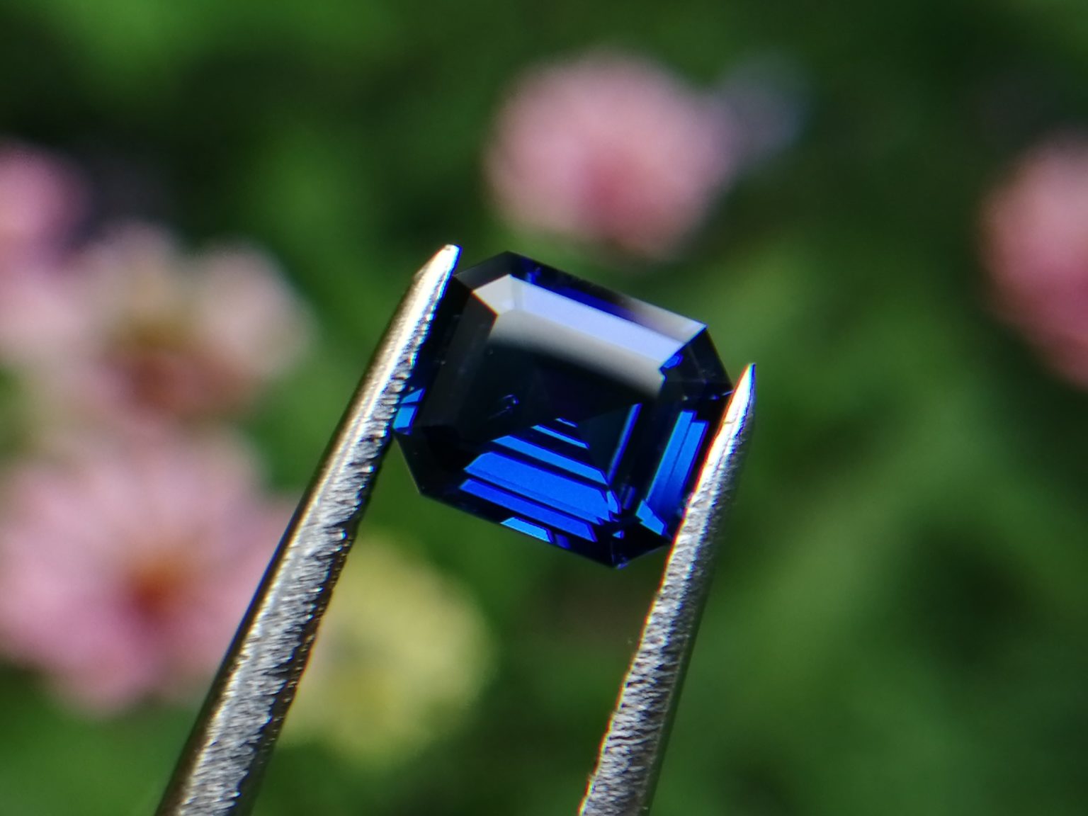 High Quality Ceylon Natural Vivid Blue "Royal Blue" Sapphire Danu Group Gemstones