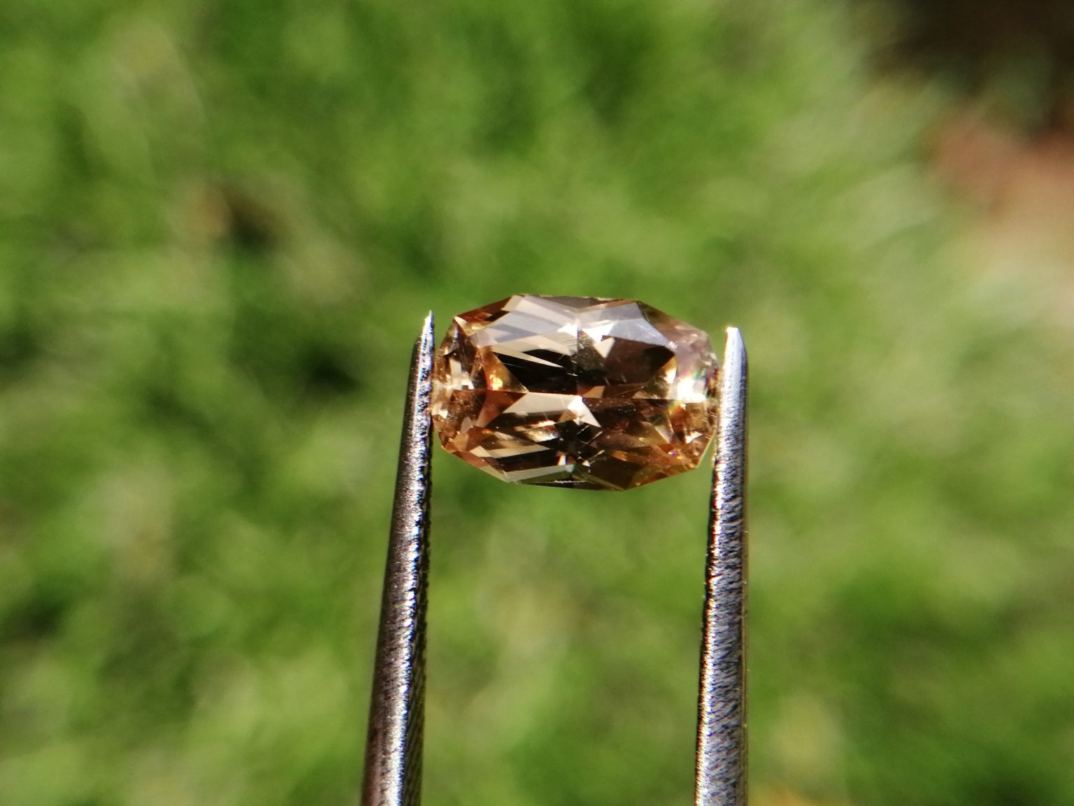 7_Natural Yellow Zircon Danu Group gemstones
