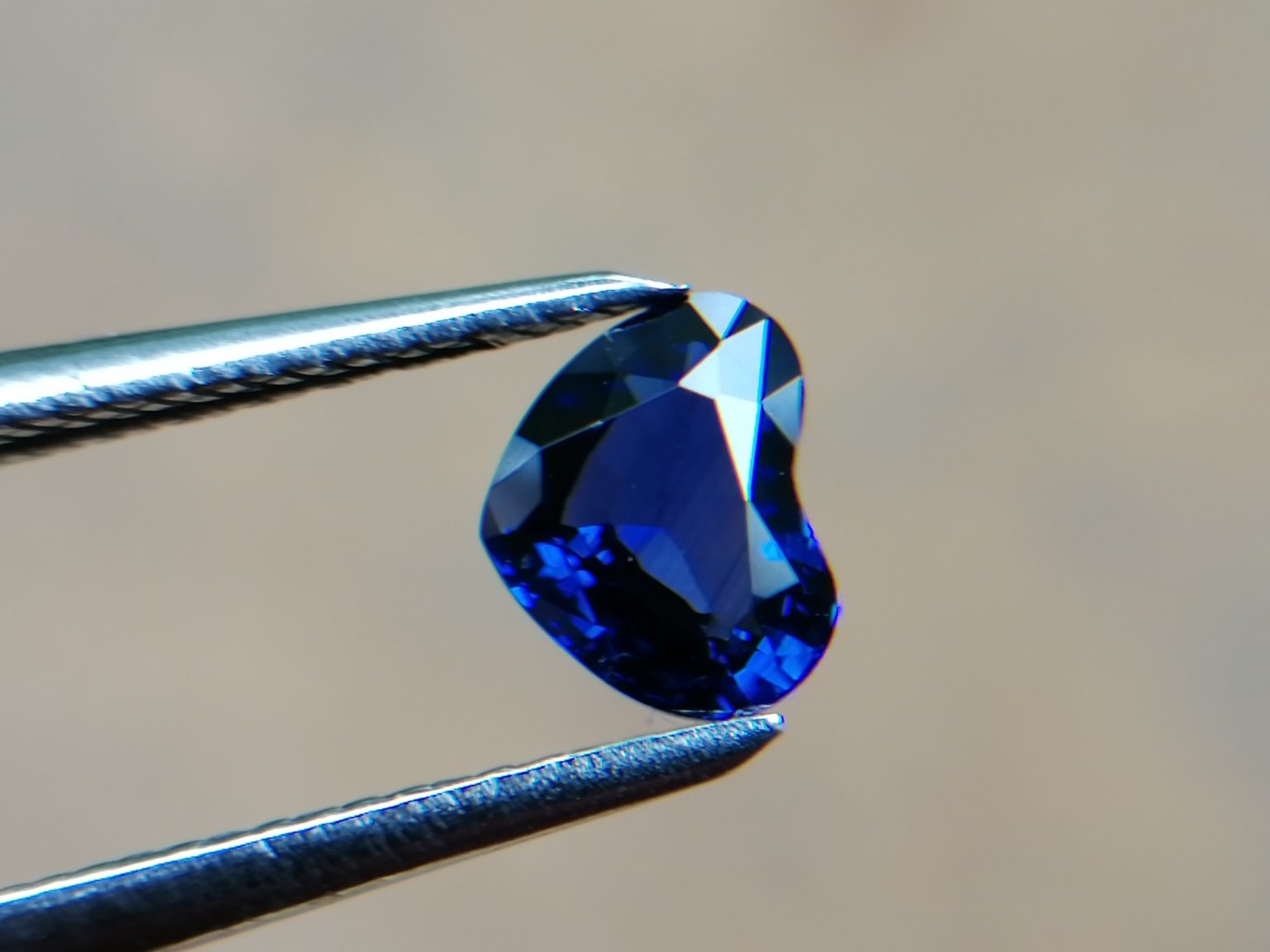 8_Ceylon Natural Royal Blue Sapphire Heart Danu Group Gemstones