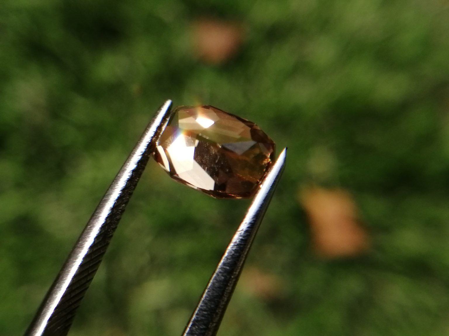 9_Natural Yellow Zircon Danu Group gemstones