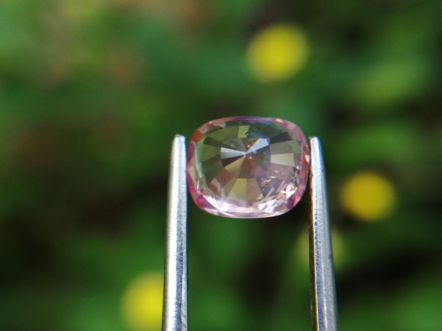 7_Natural Padparadscha sapphire king sapphire from danu group