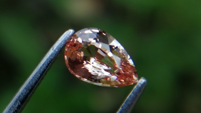 20_Natural Padparadscha sapphire king sapphire from danu group