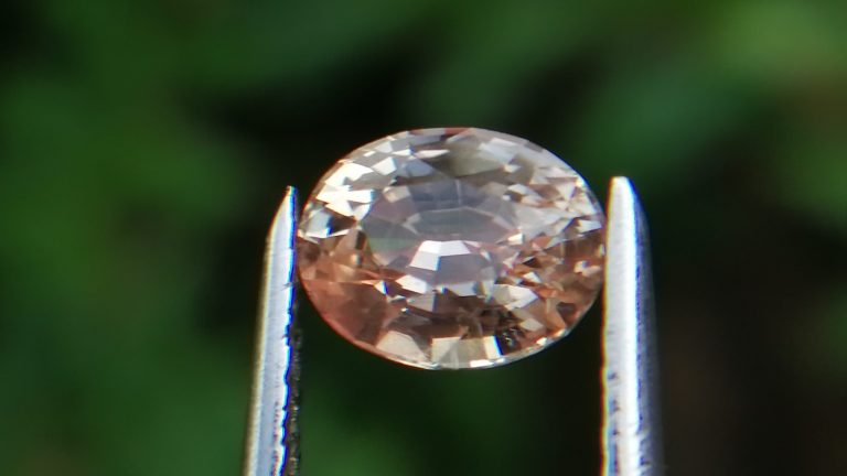 Natural Champagne sapphire - peach Sapphire from Danu Group Gemstones