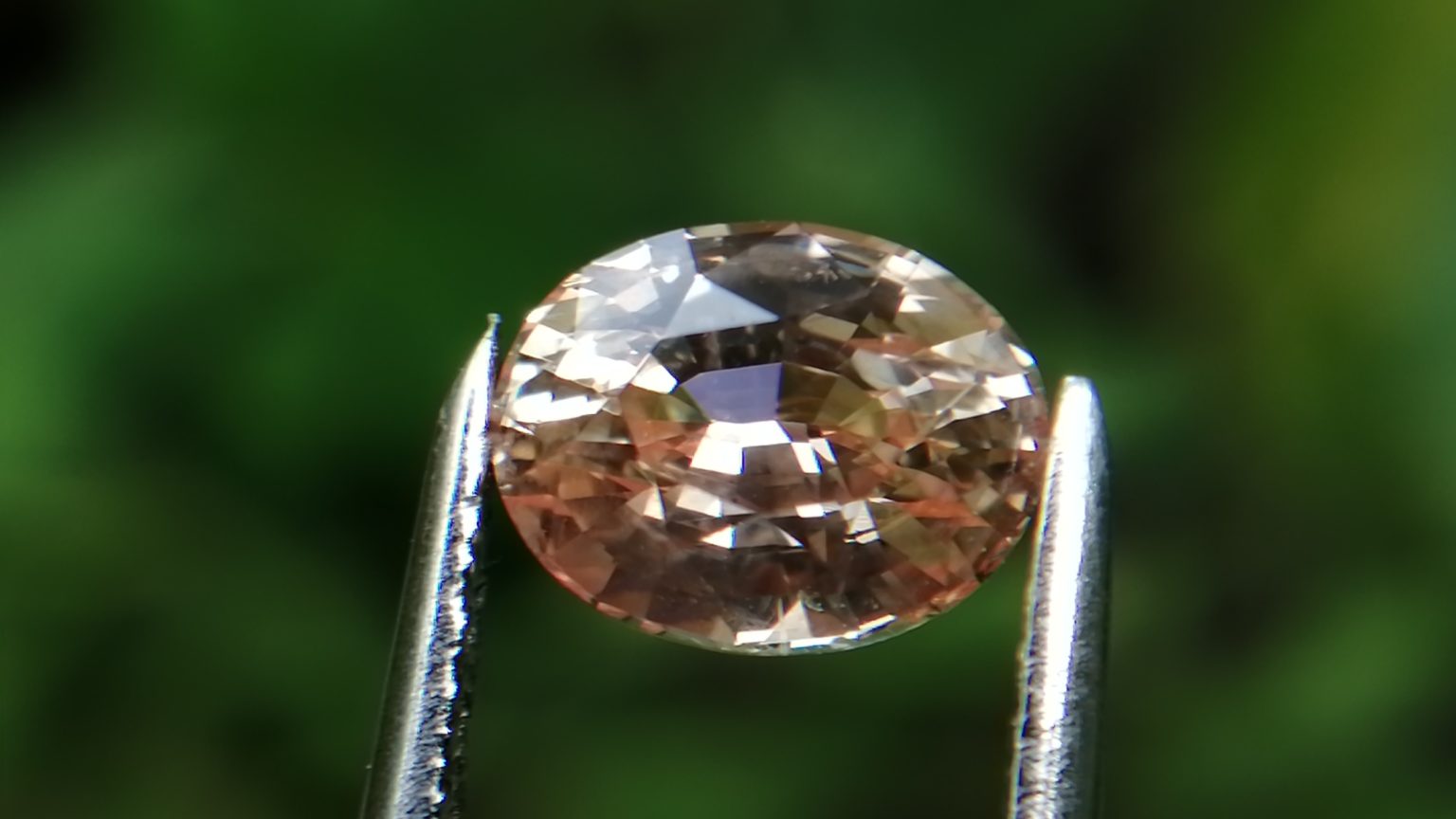 Natural Suset Light Padparadscha Sapphire Ceylon king sapphire from Ratnapura underground mining danu Group Gemstones