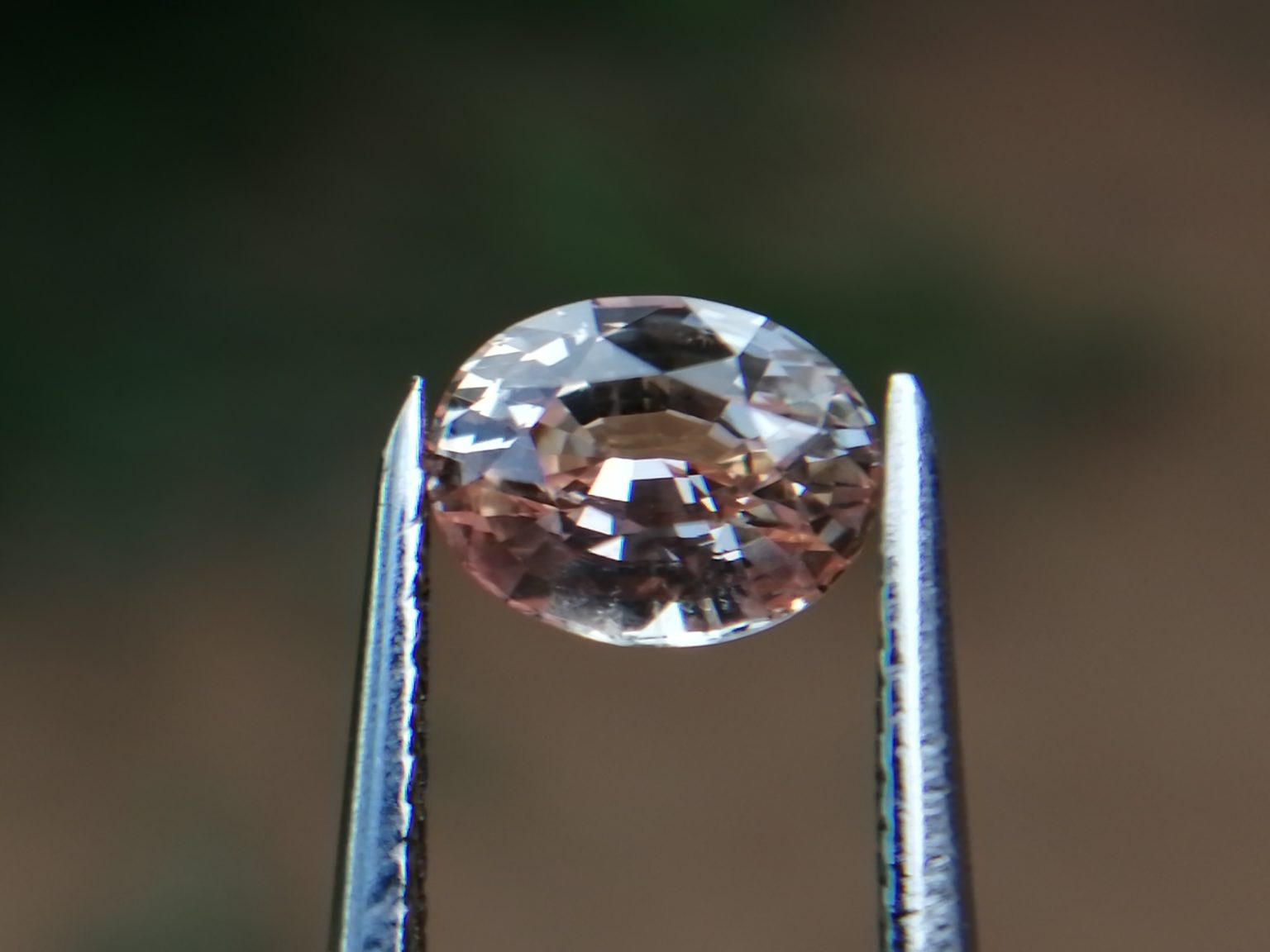 Natural Champagne sapphire - peach Sapphire from Danu Group Gemstones