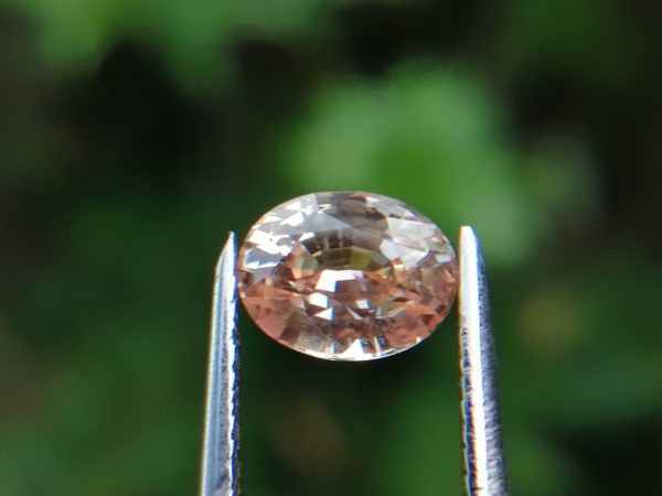 Natural Champagne sapphire - peach Sapphire from Danu Group Gemstones