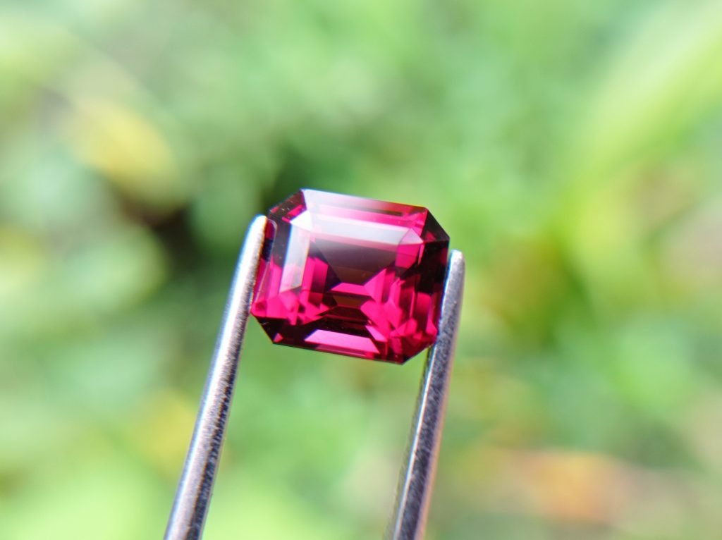 Natural Royal Red Garnet Sri Lanka - Danu Group