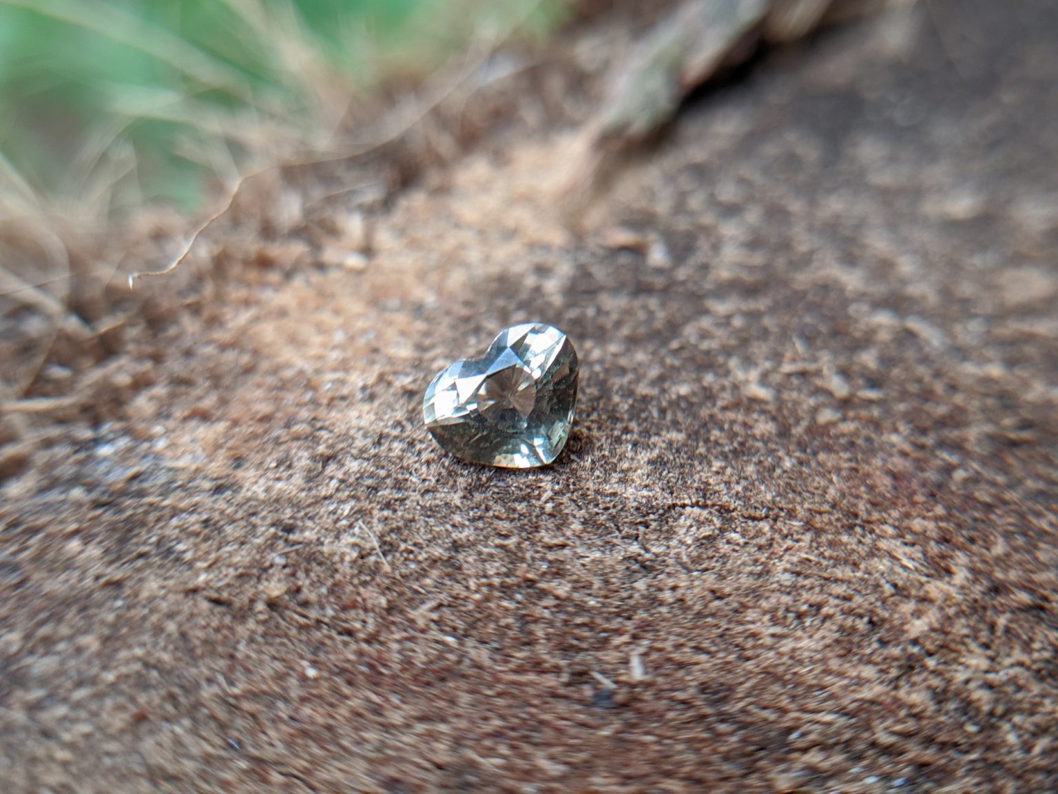 10_Natural green sapphire heart danu group Gemstones_compress66