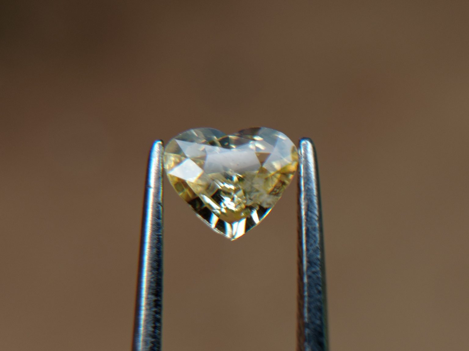6_Natural light yellow Sapphire from Danu Group Gemstones