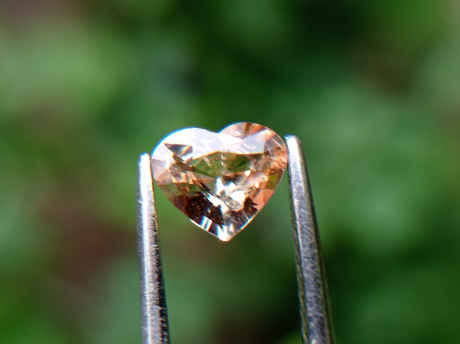 2_Natural peach colour Sapphire from Danu Group Gemstones