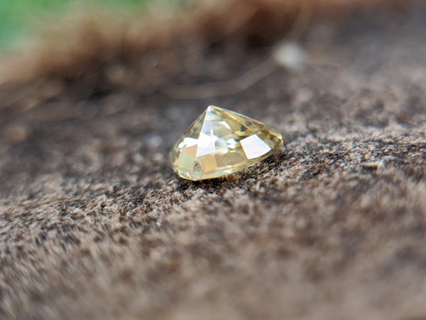 20_Natural yellow sapphire heart sri lanka danu group Gemstones_compress91