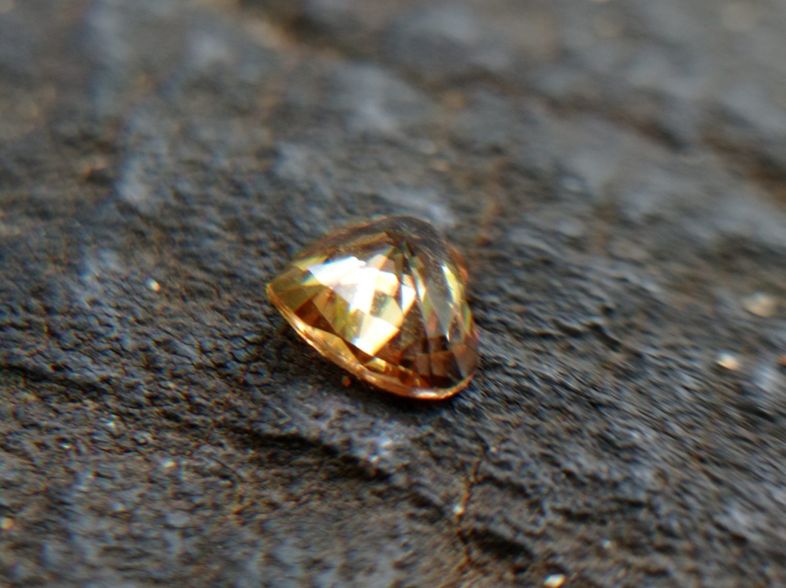 2_Natural peach colour Sapphire from Danu Group Gemstones