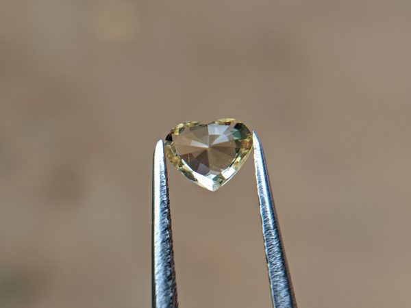 32_Natural yellow sapphire heart sri lanka danu group Gemstones_compress32