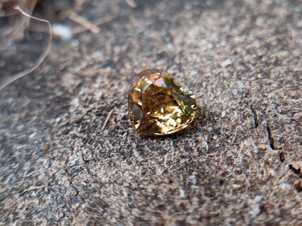 4_Natural yellow sapphire heart sri lanka danu group Gemstones_compress10