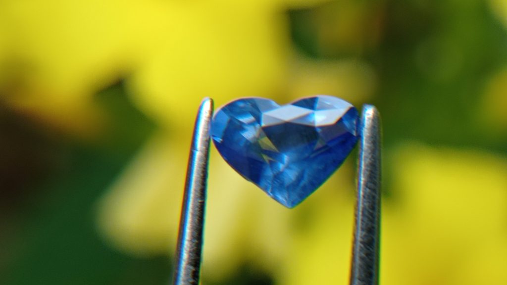 8_Natural blue Sapphire from Danu Group Gemstones 01_compress28