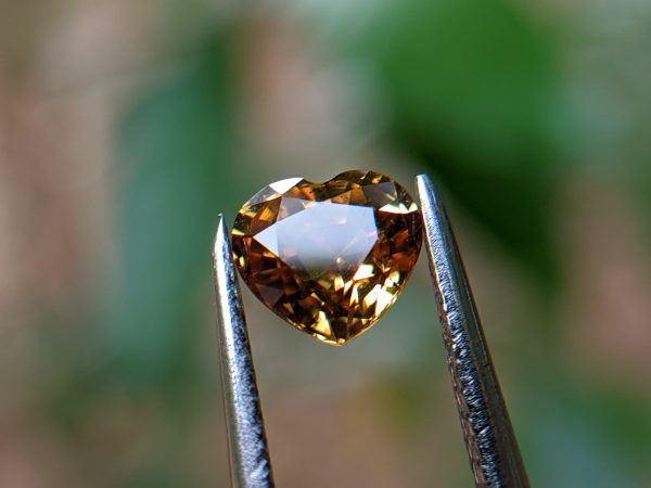8_Natural yellow sapphire heart sri lanka danu group Gemstones_compress90