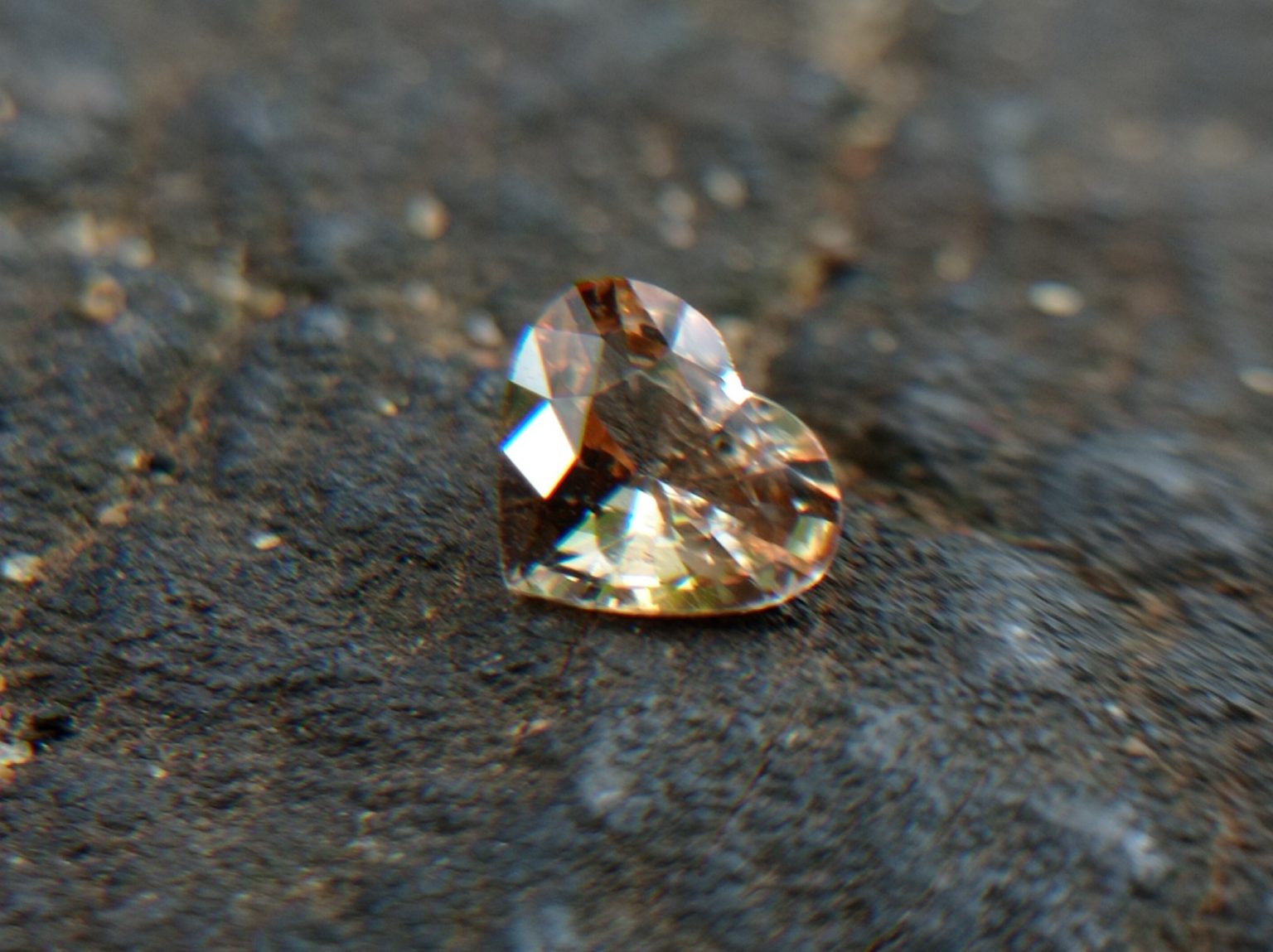 2_Natural peach colour Sapphire from Danu Group Gemstones