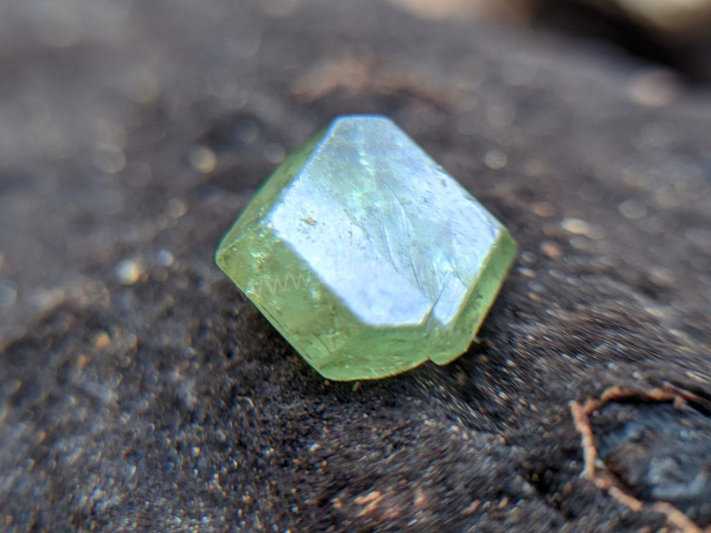 Demantoid Garnet crystal from sri lanka danu group