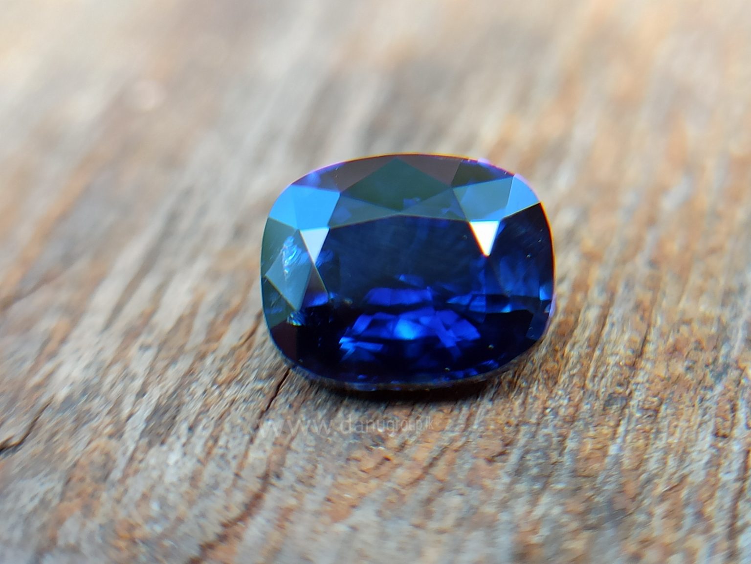 Natural Vivid Royal Blue Sapphire Danu Group Royal Gemstones